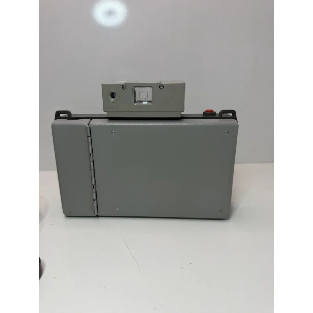 Vintage Polaroid Land Camera Automatic 220 w/ Flash,‎ Timer & Flashbulbs
